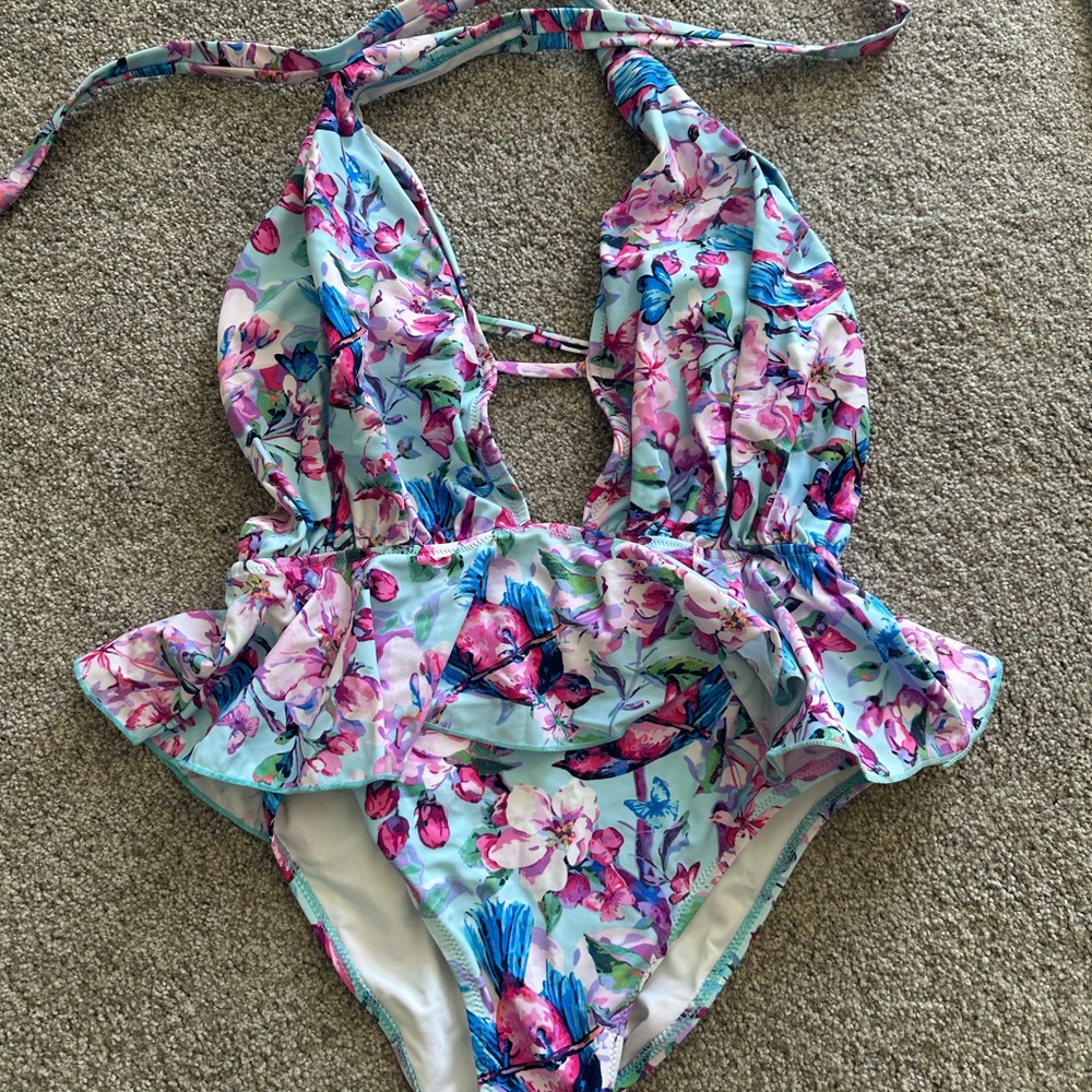 Cupshe Pink and Blue One Piece Swimsuit with Ruffles Peplum Birds